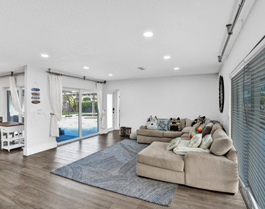 343 Layne Boulevard - Photo Thumbnail 15