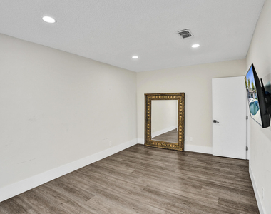 343 Layne Boulevard - Photo Thumbnail 22