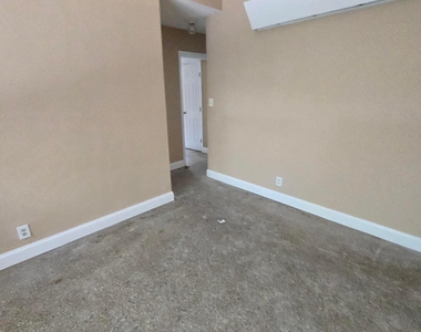 830 Sw 14th Street - Photo Thumbnail 2