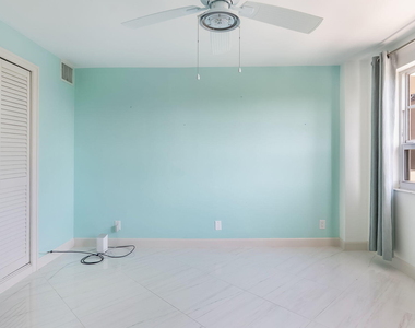 133 N Pompano Beach Boulevard - Photo Thumbnail 21