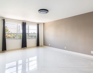 133 N Pompano Beach Boulevard - Photo Thumbnail 15