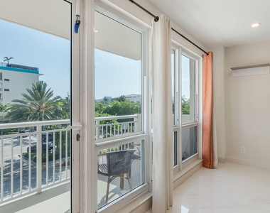 133 N Pompano Beach Boulevard - Photo Thumbnail 11