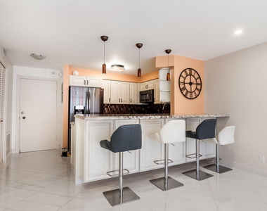 133 N Pompano Beach Boulevard - Photo Thumbnail 6