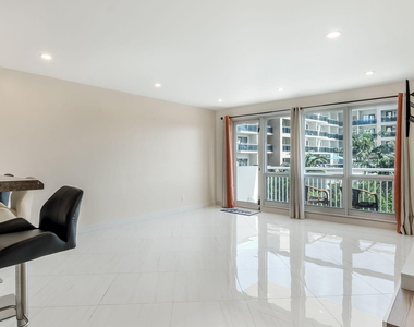 133 N Pompano Beach Boulevard - Photo Thumbnail 7