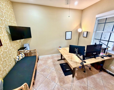 1618 Royal Grove Way - Photo Thumbnail 15