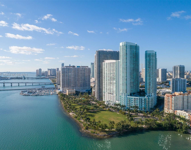 1900 N Bayshore Drive - Photo Thumbnail 11