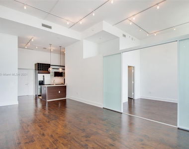 1900 N Bayshore Drive - Photo Thumbnail 3