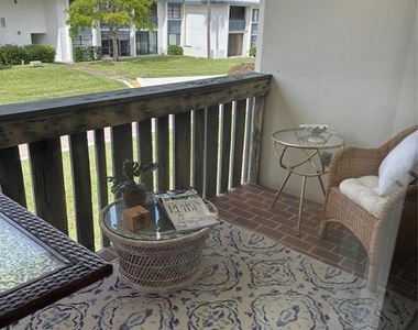 175 Se Saint Lucie Boulevard - Photo Thumbnail 5