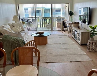 175 Se Saint Lucie Boulevard - Photo Thumbnail 4