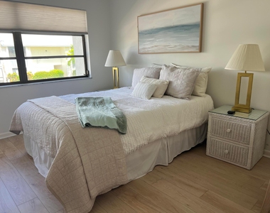 175 Se Saint Lucie Boulevard - Photo Thumbnail 12