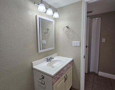 4324 Nw 9th Avenue - Photo Thumbnail 18