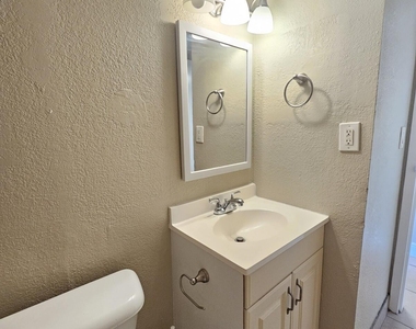 4324 Nw 9th Avenue - Photo Thumbnail 8