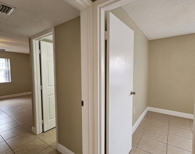 4324 Nw 9th Avenue - Photo Thumbnail 9