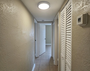 4324 Nw 9th Avenue - Photo Thumbnail 6