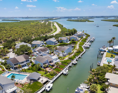 2488 Harbour Cove Drive - Photo Thumbnail 3