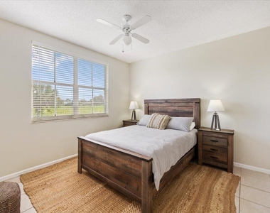 2060 Greenview Shores Boulevard - Photo Thumbnail 13
