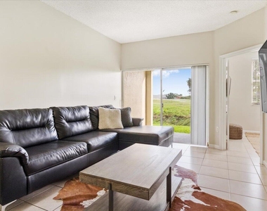 2060 Greenview Shores Boulevard - Photo Thumbnail 5