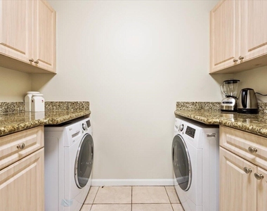 2060 Greenview Shores Boulevard - Photo Thumbnail 11