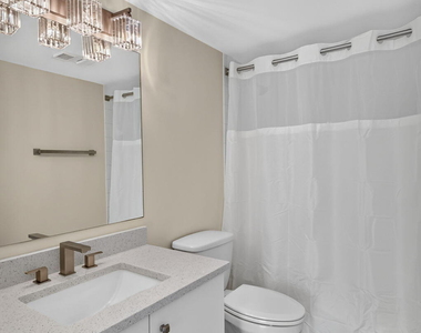 107 Yacht Club Way - Photo Thumbnail 15
