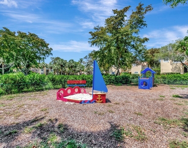 107 Yacht Club Way - Photo Thumbnail 28