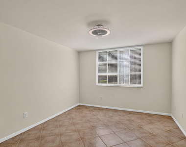 107 Yacht Club Way - Photo Thumbnail 12