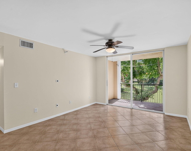 107 Yacht Club Way - Photo Thumbnail 8