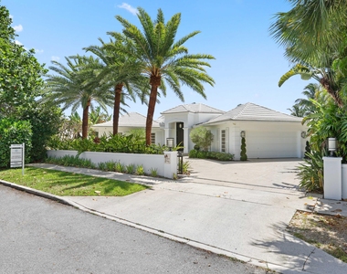 2204 Notre Dame Drive - Photo Thumbnail 4