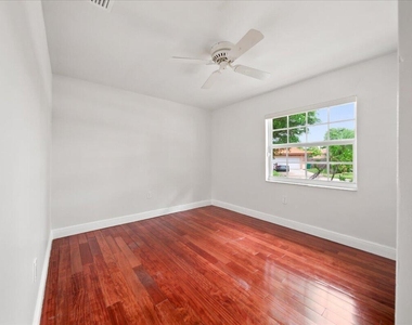 20009 Nw 66th Place - Photo Thumbnail 24