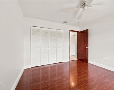 20009 Nw 66th Place - Photo Thumbnail 27