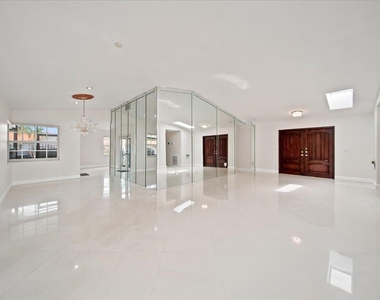 20009 Nw 66th Place - Photo Thumbnail 6