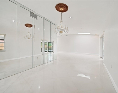 20009 Nw 66th Place - Photo Thumbnail 8