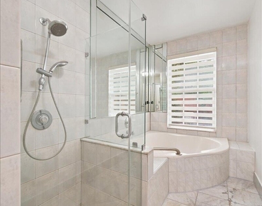 20009 Nw 66th Place - Photo Thumbnail 19