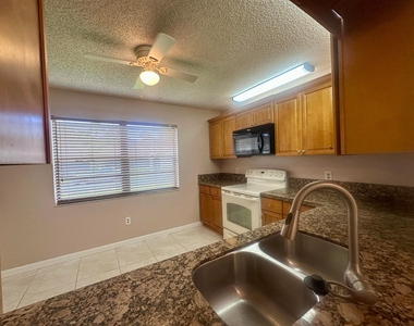23343 Sw 54th Way - Photo Thumbnail 8