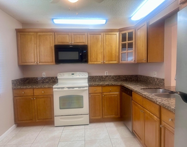 23343 Sw 54th Way - Photo Thumbnail 7