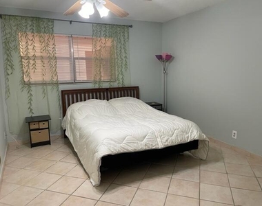640 Monaco Court N - Photo Thumbnail 7