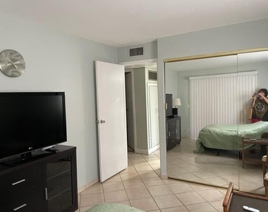 640 Monaco Court N - Photo Thumbnail 8