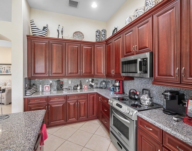 12196 Landrum Way - Photo Thumbnail 9