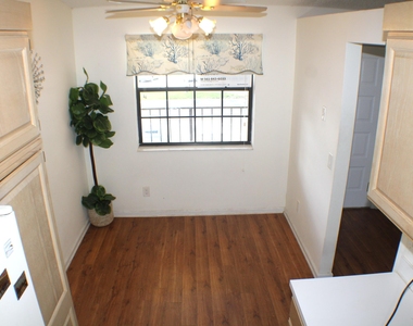 1082 Keystone Drive - Photo Thumbnail 4