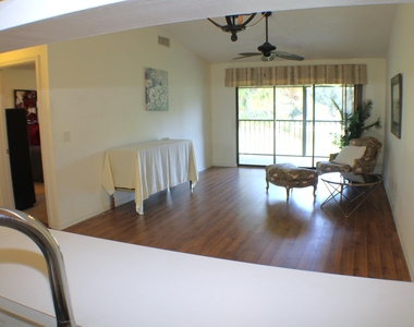 1082 Keystone Drive - Photo Thumbnail 5