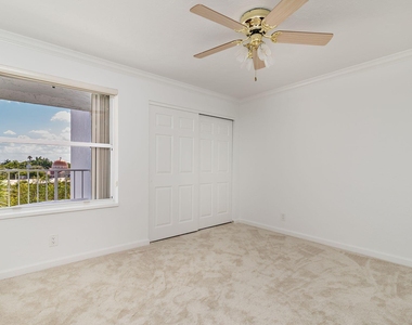 3901 S Flagler Drive - Photo Thumbnail 2