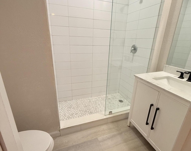 509 N H Street - Photo Thumbnail 16