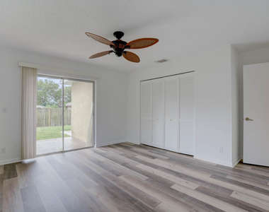 4698 Arthur Street - Photo Thumbnail 7