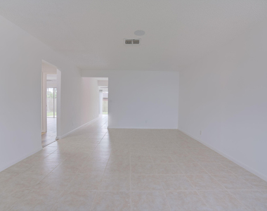 4698 Arthur Street - Photo Thumbnail 3
