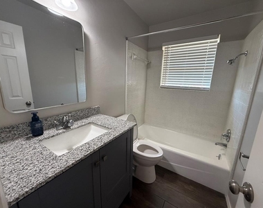 5813 Nw 66th Street - Photo Thumbnail 22