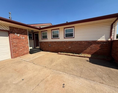 5813 Nw 66th Street - Photo Thumbnail 1