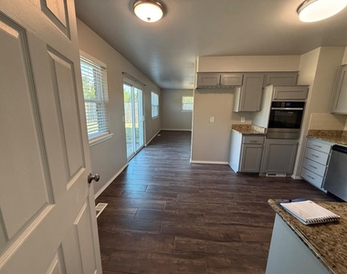 5813 Nw 66th Street - Photo Thumbnail 10