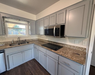 5813 Nw 66th Street - Photo Thumbnail 7