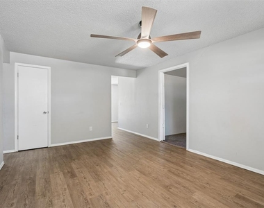 4008 Se 46th Street - Photo Thumbnail 3