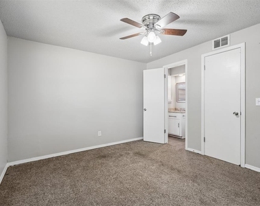 4008 Se 46th Street - Photo Thumbnail 16