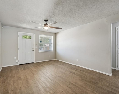 4008 Se 46th Street - Photo Thumbnail 5